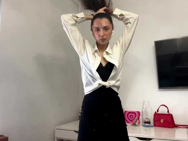 AmilyGlamour live cam on BongaCams