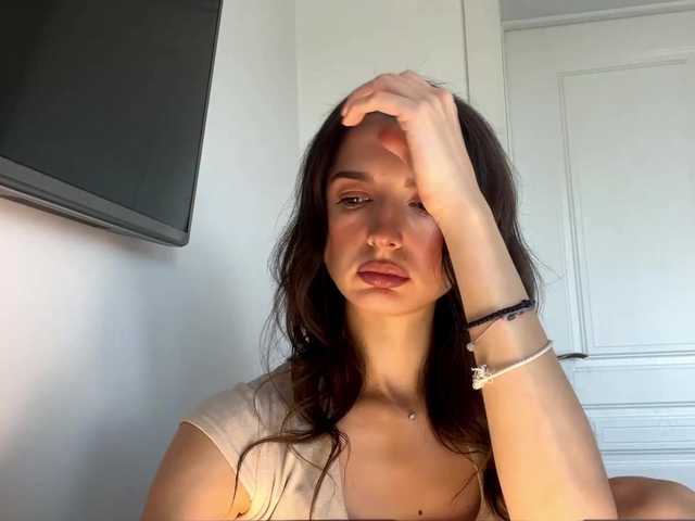AmilyGlamour live cam on BongaCams