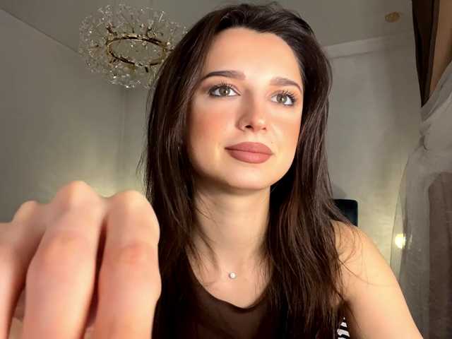 AmilyGlamour live cam on BongaCams