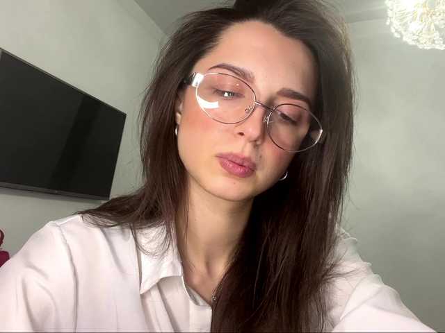 AmilyGlamour live cam on BongaCams