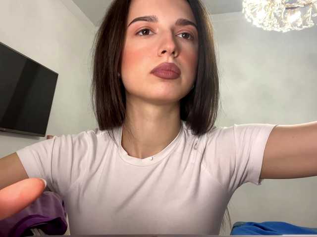 AmilyGlamour live cam on BongaCams