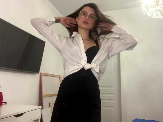 AmilyGlamour live cam on BongaCams