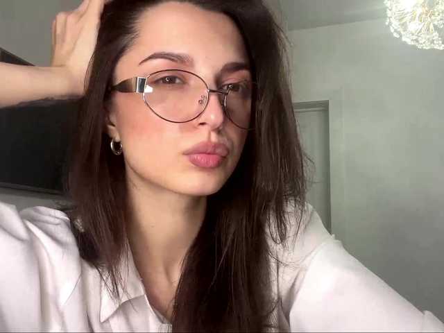 AmilyGlamour live cam on BongaCams