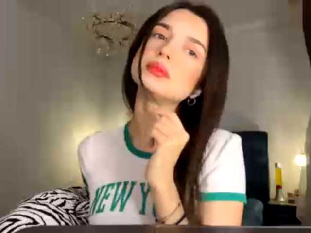 AmilyGlamour live cam on BongaCams