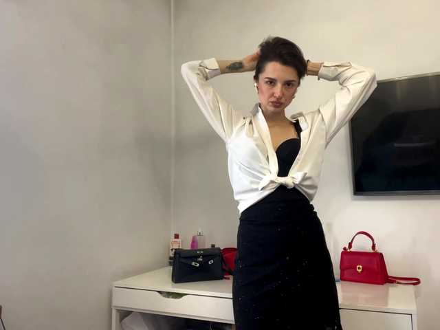 AmilyGlamour live webcam show