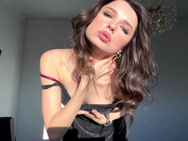AmilyGlamour live cam on BongaCams