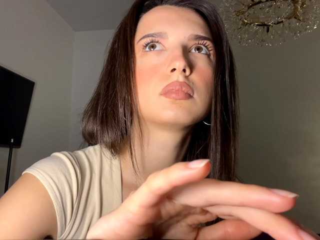 AmilyGlamour live cam on BongaCams