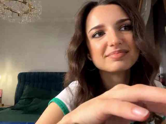 AmilyGlamour webcam
