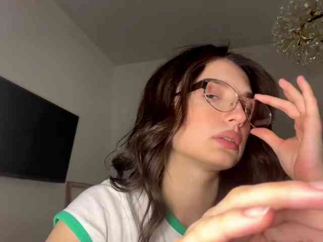 amilyglamour's live room