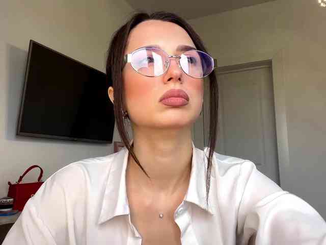 AmilyGlamour webcam