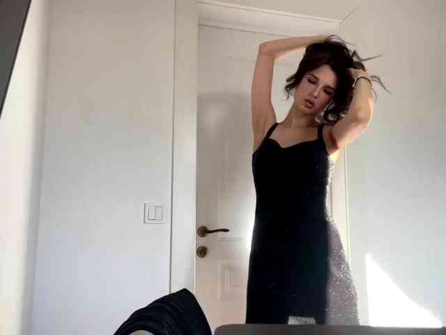 AmilyGlamour Live Webcam on BongaCams