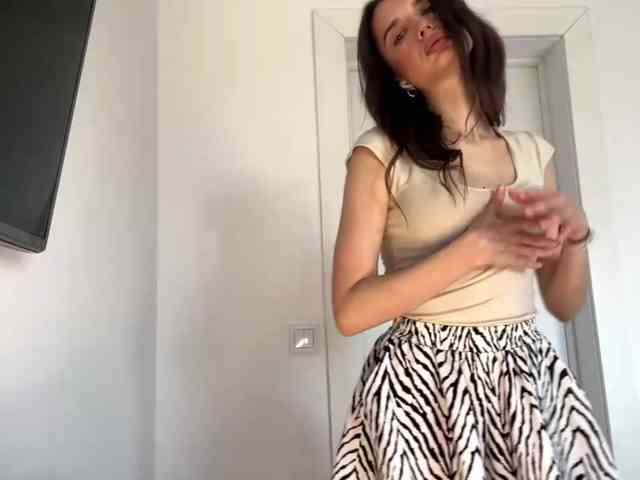 amilyglamour's live room