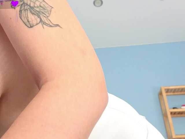 Kirasblush live cam on BongaCams