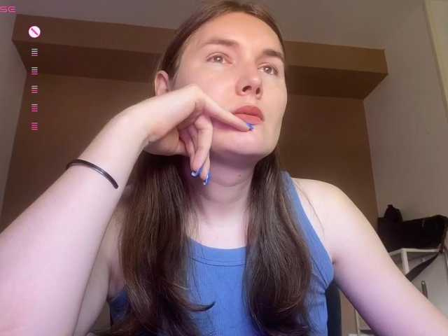 Maria-Bowie — live trans cam