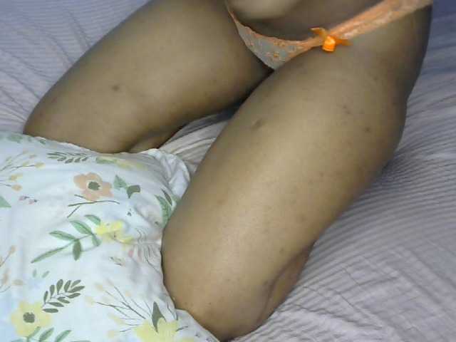 bootylesious live cam on BongaCams