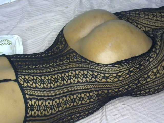 bootylesious live cam on BongaCams