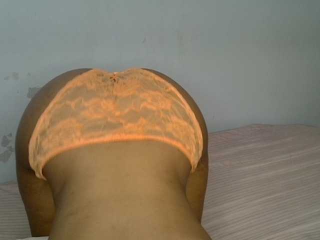 bootylesious live cam on BongaCams