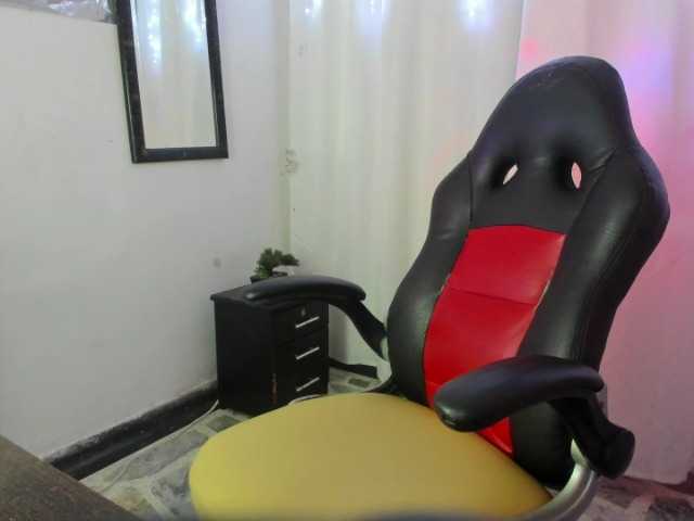 CarolineSoliz live cam on BongaCams