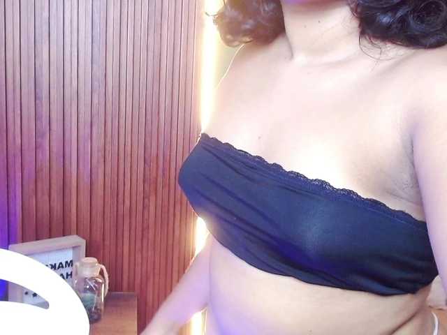 LadyAmbar live webcam show
