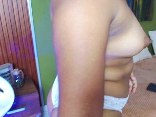 LadyAmbar live webcam show