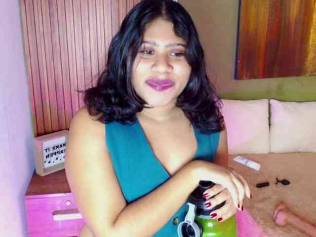 LadyAmbar webcam