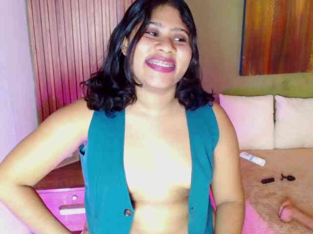 LadyAmbar webcam