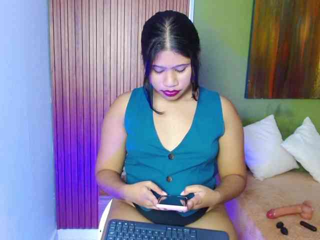 LadyAmbar webcam