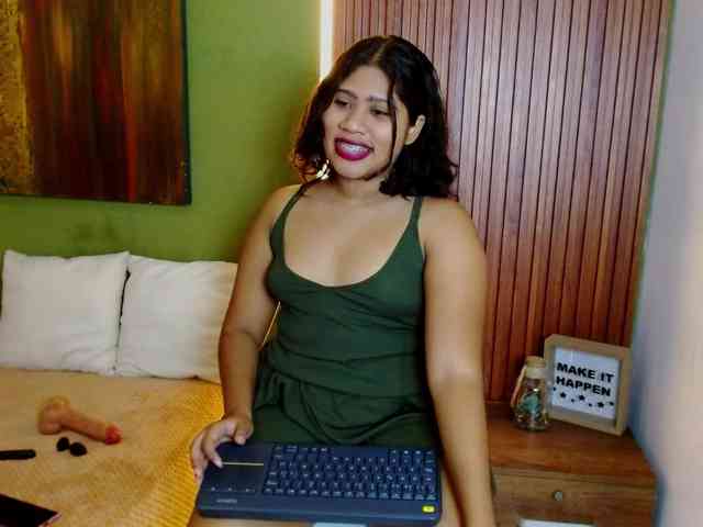 LadyAmbar webcam
