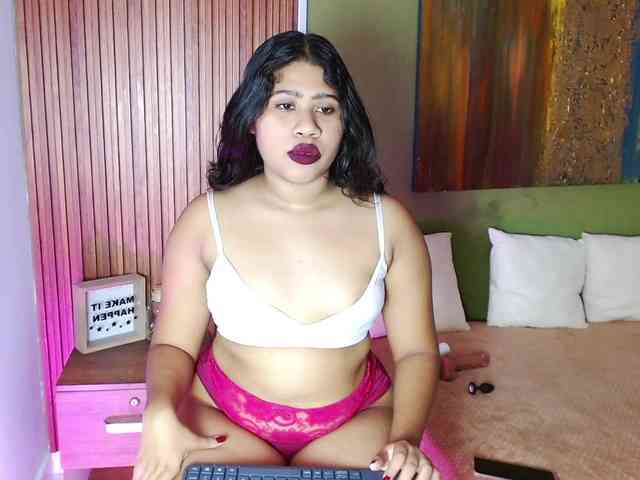 LadyAmbar webcam