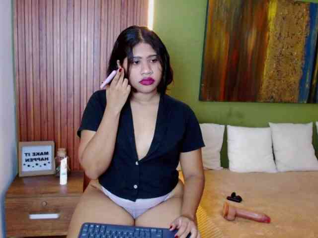 LadyAmbar webcam