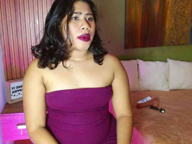 LadyAmbar webcam