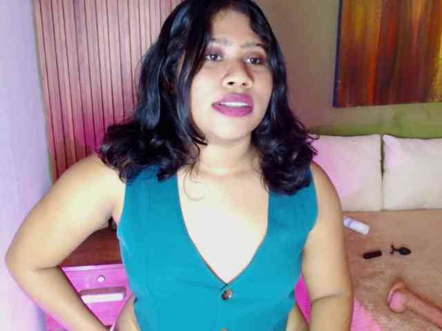 LadyAmbar webcam