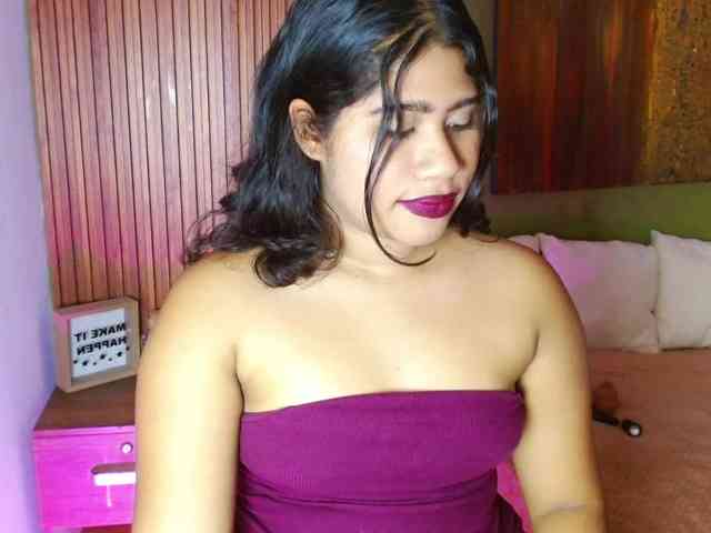 LadyAmbar webcam