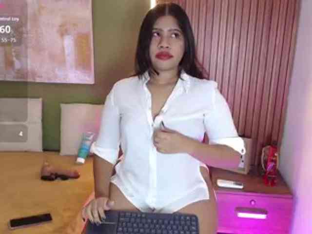 LadyAmbar webcam