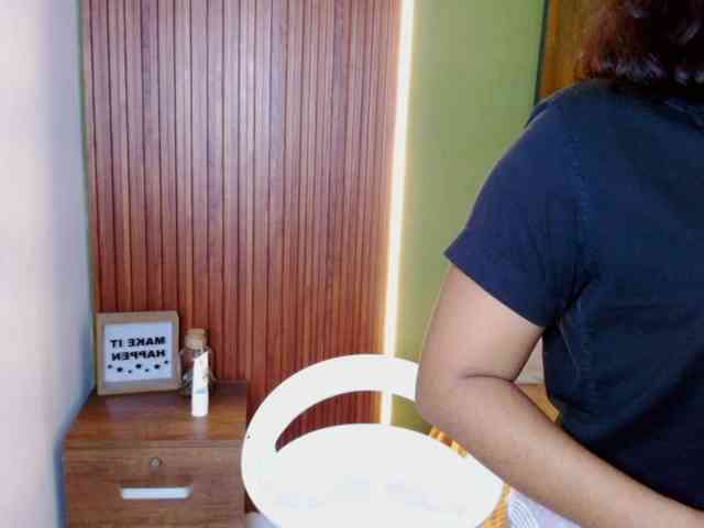LadyAmbar webcam