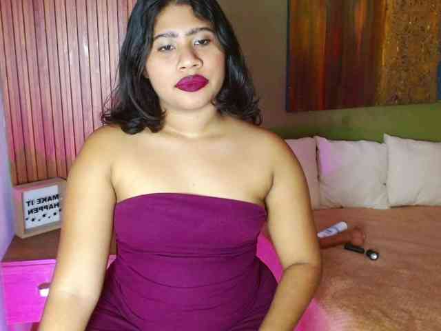 LadyAmbar webcam
