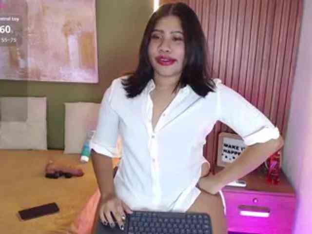 LadyAmbar webcam