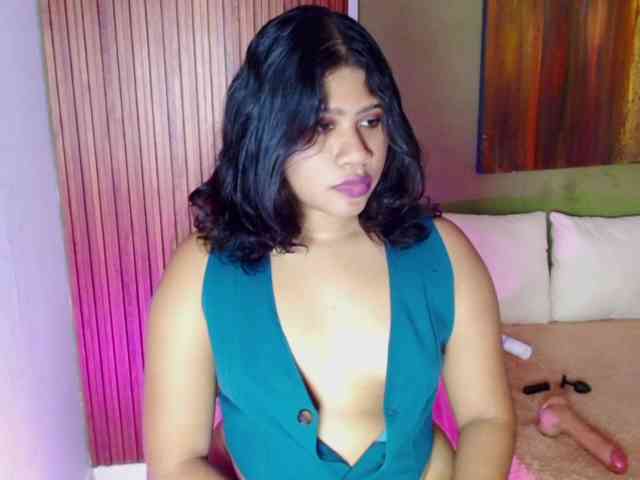 LadyAmbar webcam
