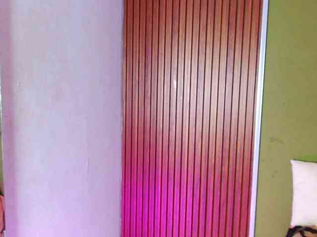 LadyAmbar webcam