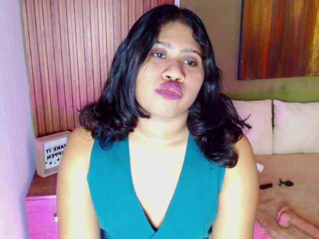 LadyAmbar webcam
