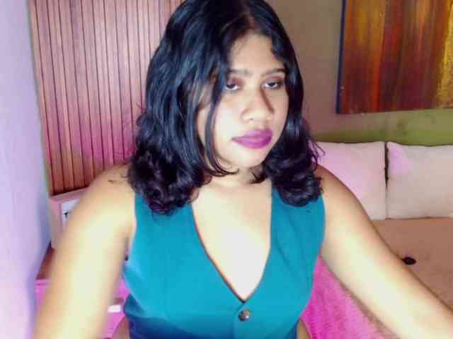 LadyAmbar webcam