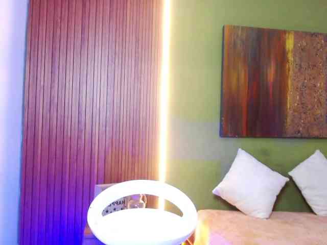 LadyAmbar webcam