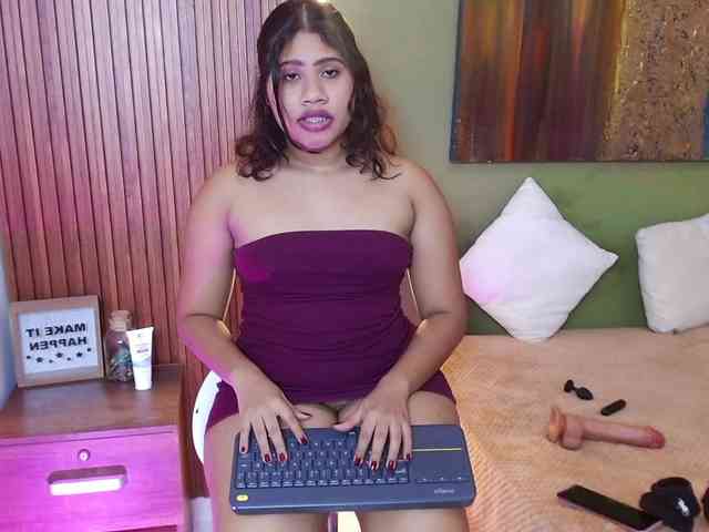 LadyAmbar webcam