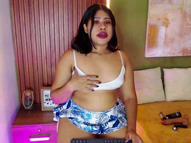LadyAmbar webcam