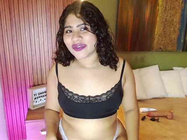 LadyAmbar webcam