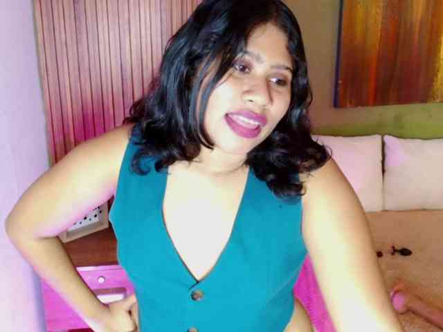 LadyAmbar webcam