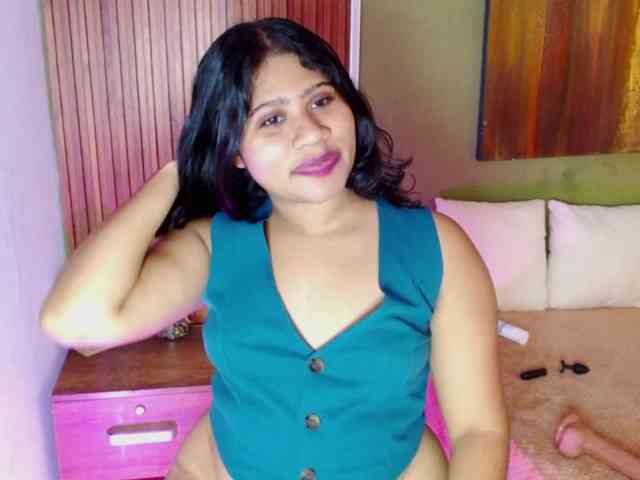 LadyAmbar webcam