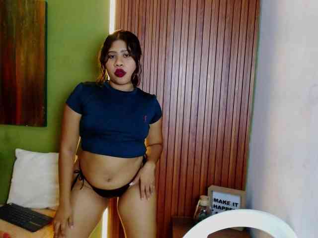 LadyAmbar webcam