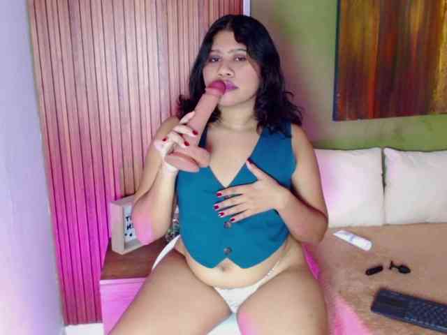 LadyAmbar webcam