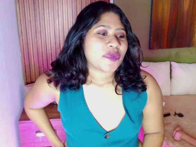 LadyAmbar webcam